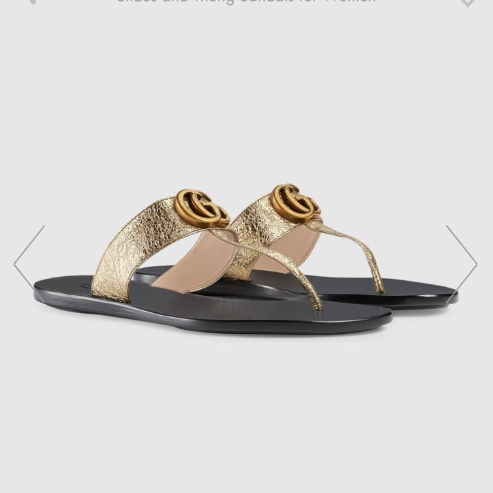 Gucci leather thong sandal with double G gold
